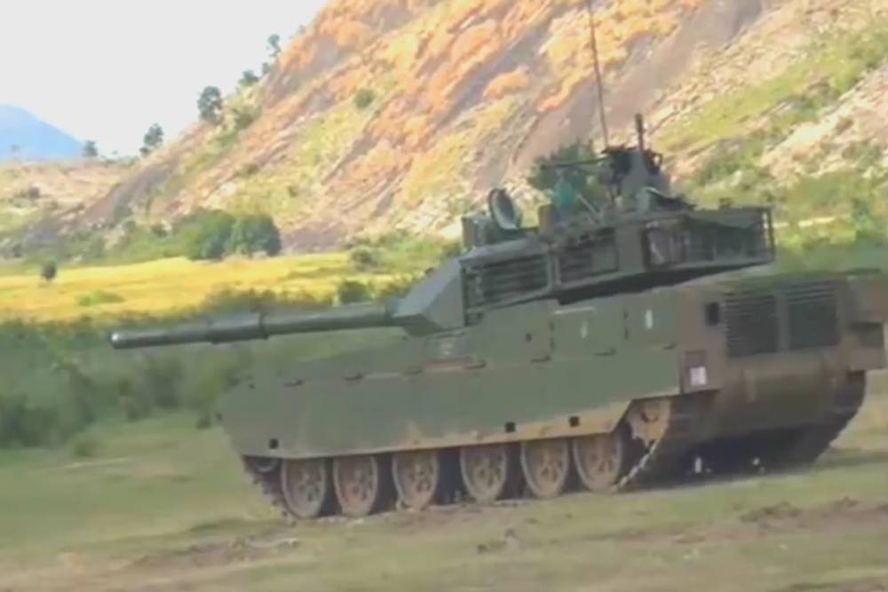 Вооруженные Т-72 части усилили китайскими танками VT-4 в Нигерии