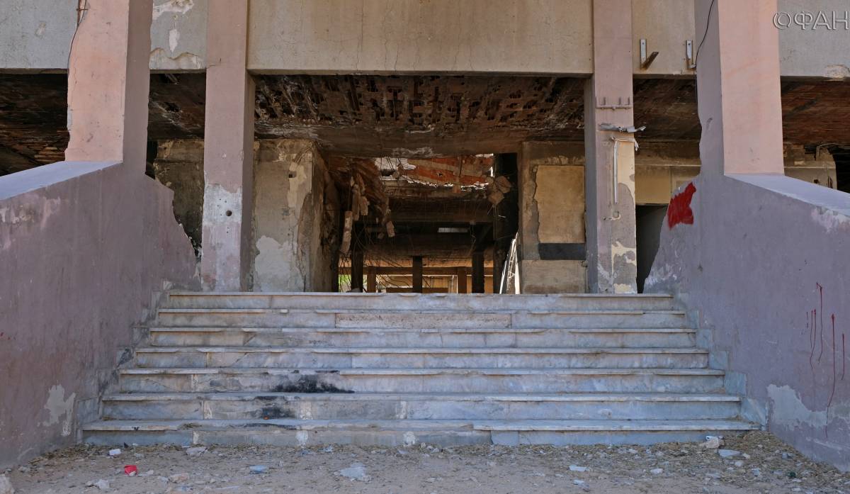 Боевики ПНС Ливии разместили склад боеприпасов напротив мечети