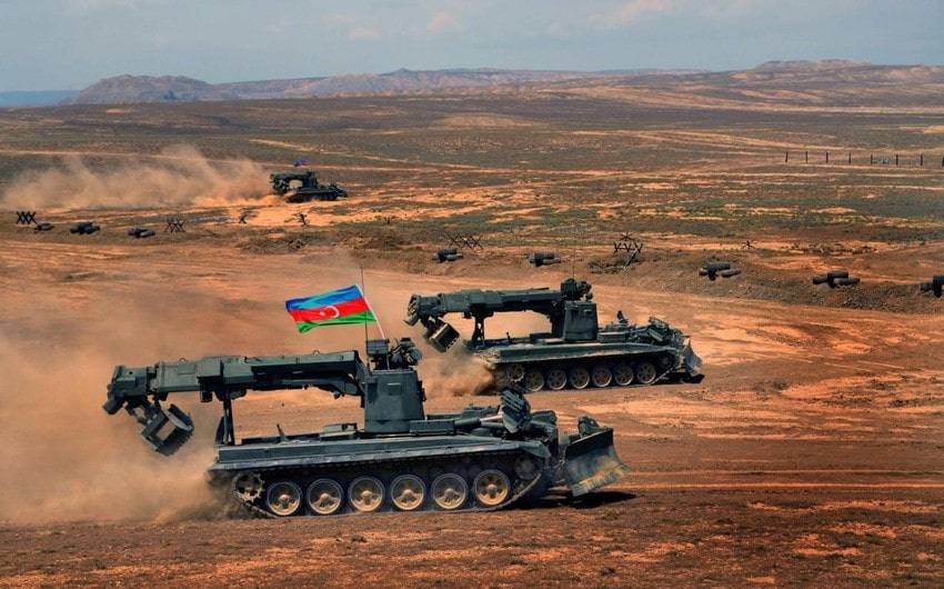 Азербайджанская армия перерезала Лачинский коридор