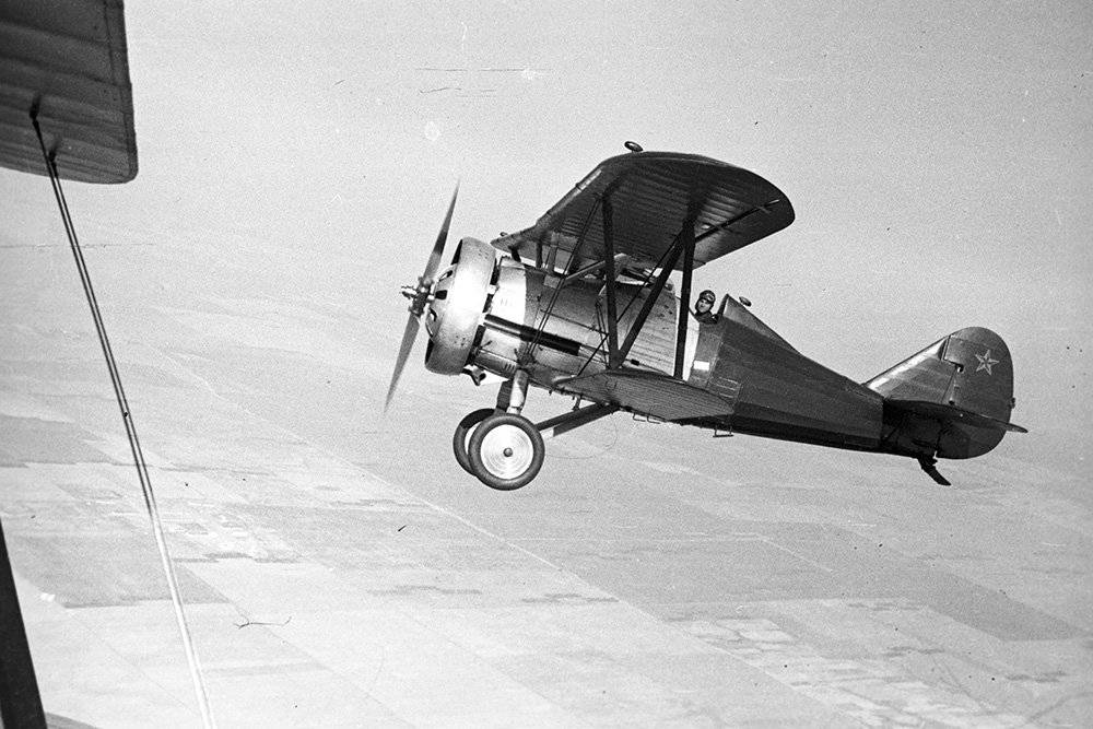 В небе "курносые": как истребители И-15 защищали Мадрид в 1936 году