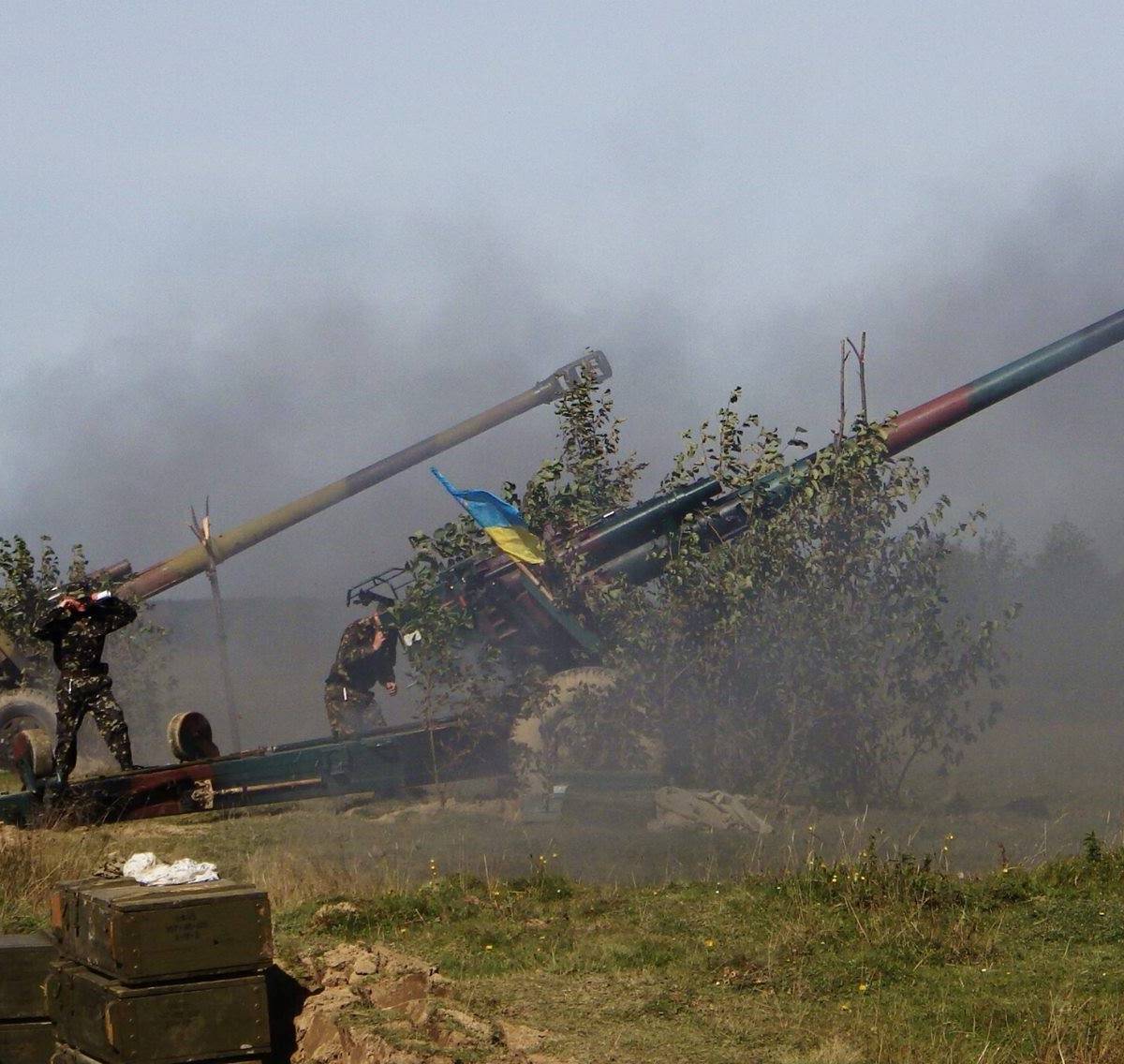 Тяжёлая артиллерия ВСУ ударила по окраинам Донецка, идёт бой