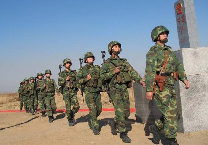 Китайские солдаты захватывают территории на границе с Непалом