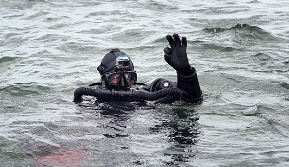 Боевые пловцы Каспийской флотилии провели учебные стрельбы под водой