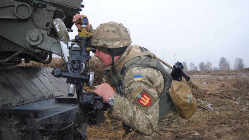 Донбасс: Офицеры ВСУ поставляют оружие радикалам, рядовые торгуют позициями