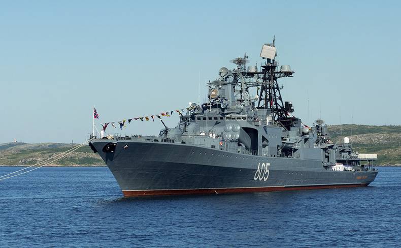 Эсминец США нарушил границу РФ, российский БПК пригрозил тараном