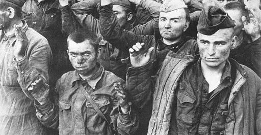 Как гитлеровцы пытались убедить красноармейцев сдаваться в плен или расходиться по домам: из истории ВОВ
