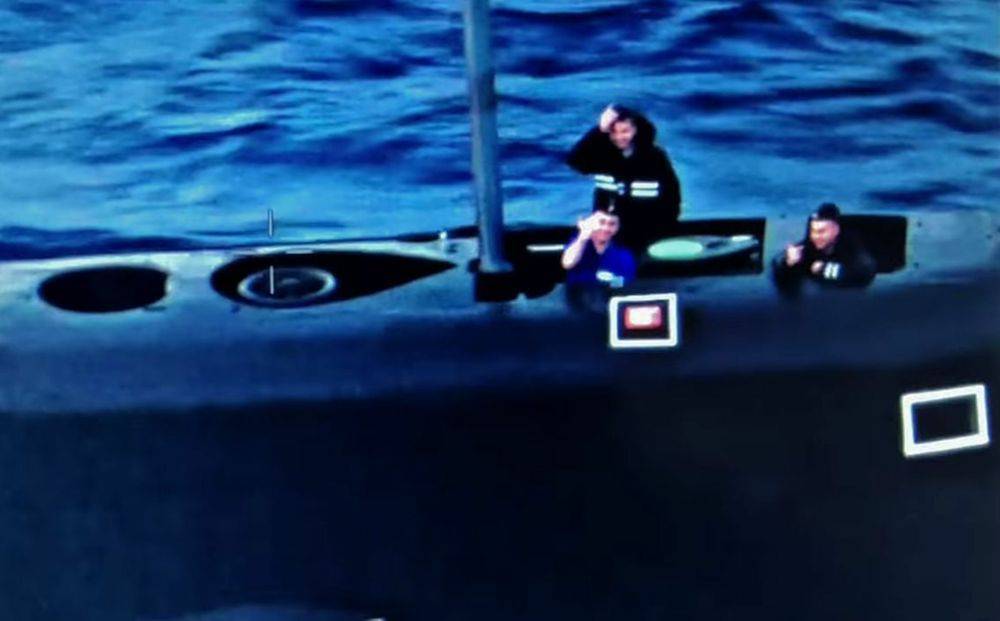 Подводники России устроили необычную встречу противолодочному самолету США