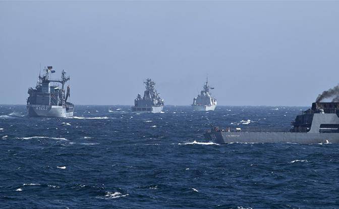 НАТО готово играть на нервах России в Черном море, но драки опасается