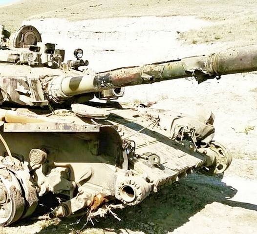 Четвертый подбитый в Нагорном Карабахе Т-90С подорвался на мине