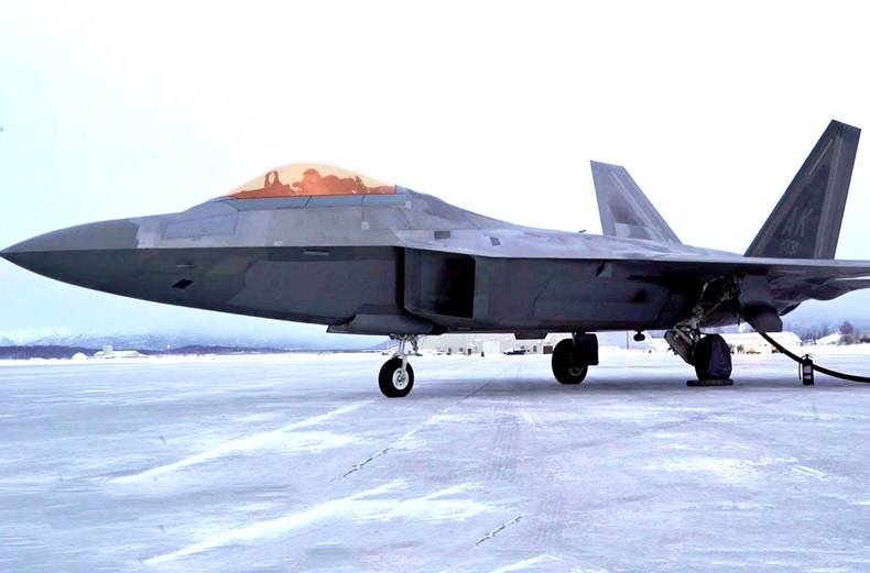 Россия лишит США смысла в базировании F-22 на Аляске