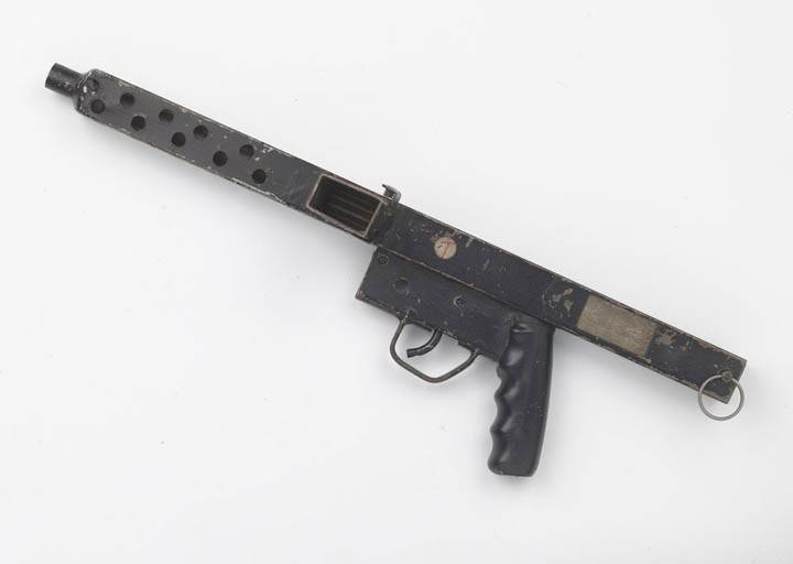 «Самодельный Стен» или пистолет-пулемёт из ножки для стола: что это за оружие