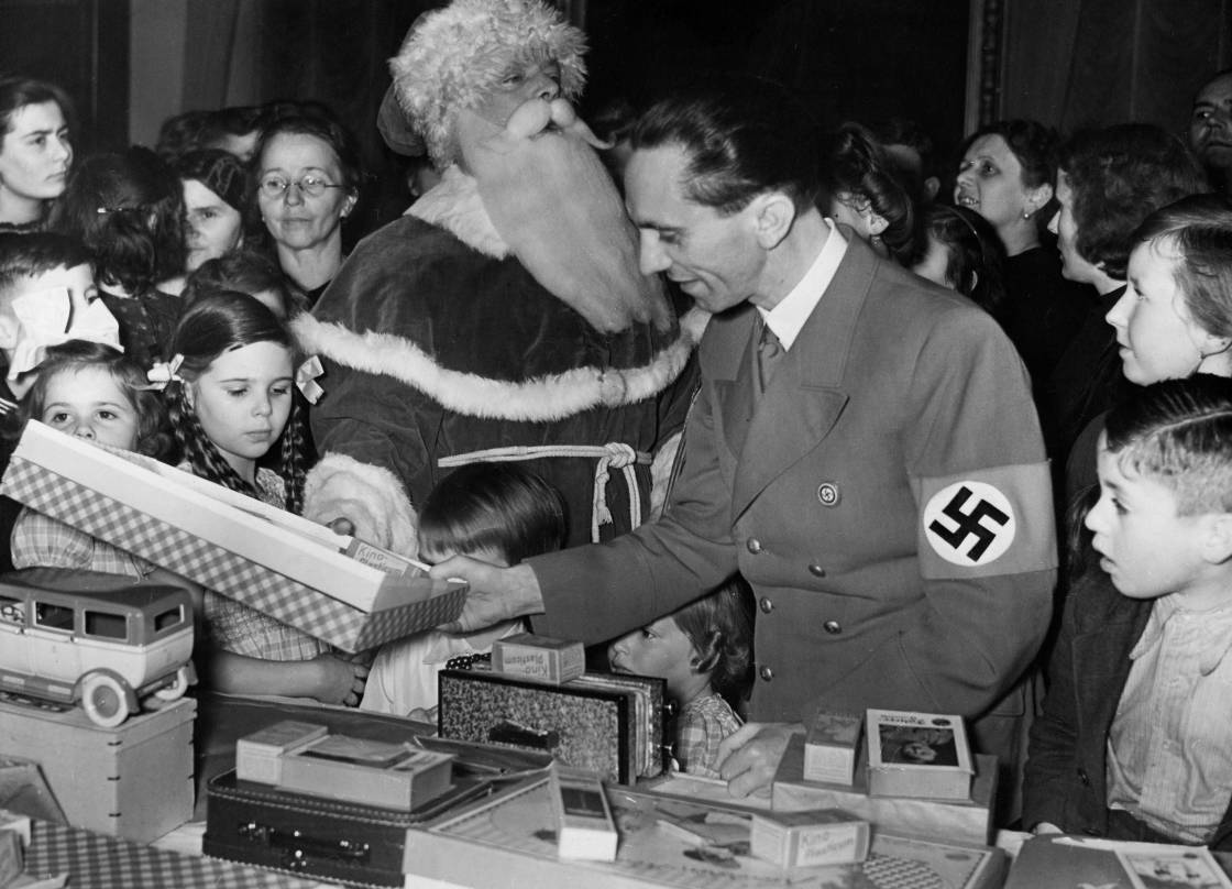 Как встречали свой последний Новый год соратники Гитлера?