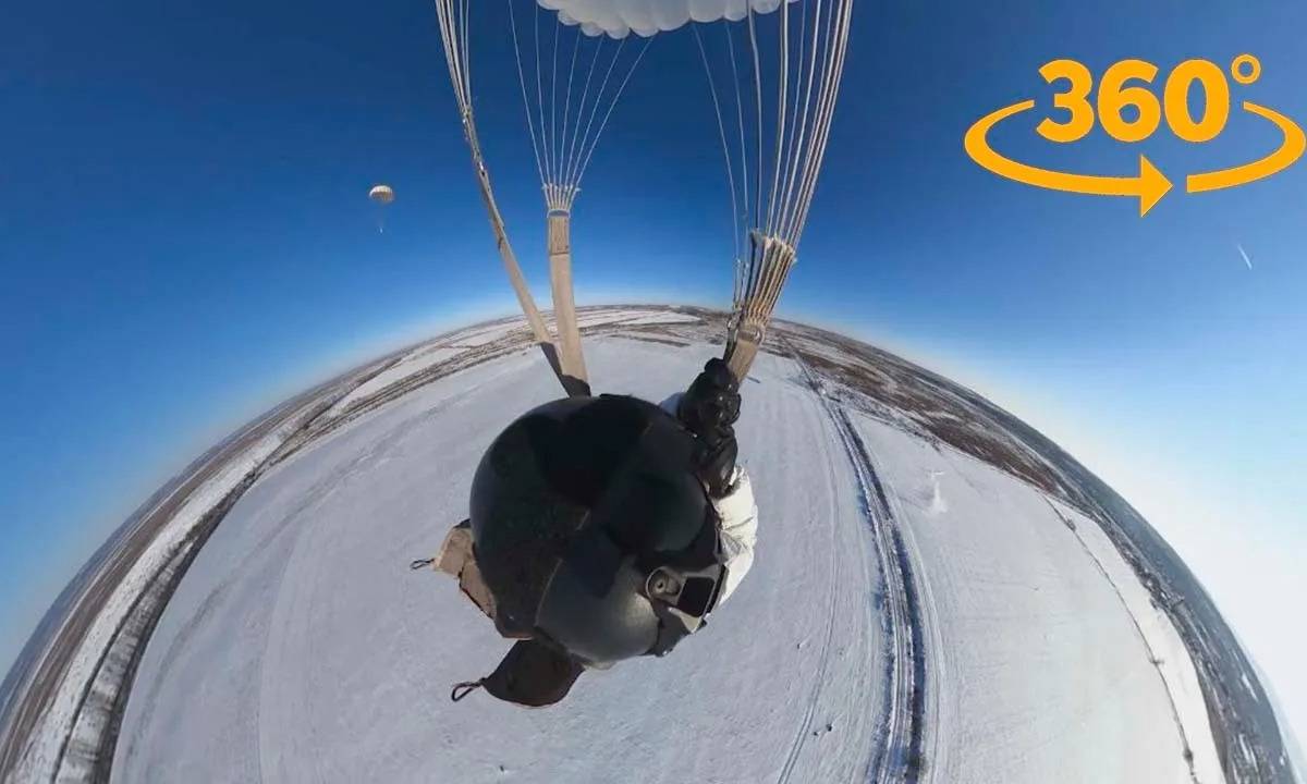 Минобороны впервые показало десантирование с парашютом в формате 360°