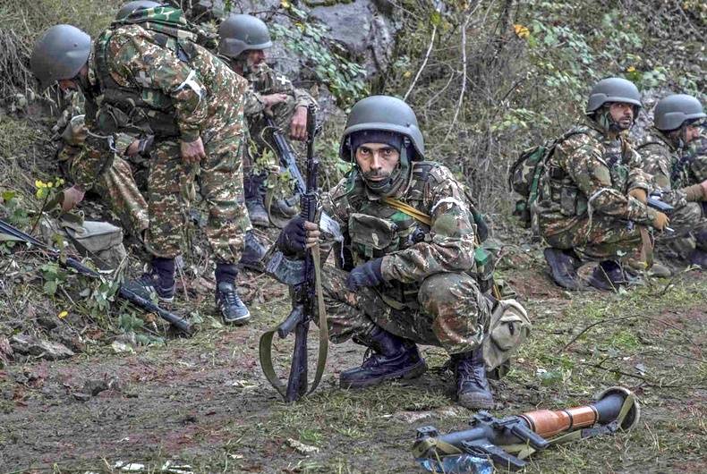 Новые бои в Карабахе – кто с кем воюет и при чём тут миротворцы
