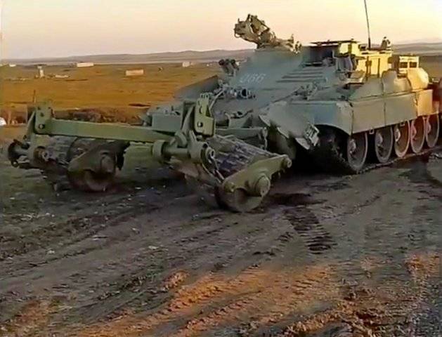 В Карабахе впервые замечена БМР-2 - редкая машина времен афганской войны