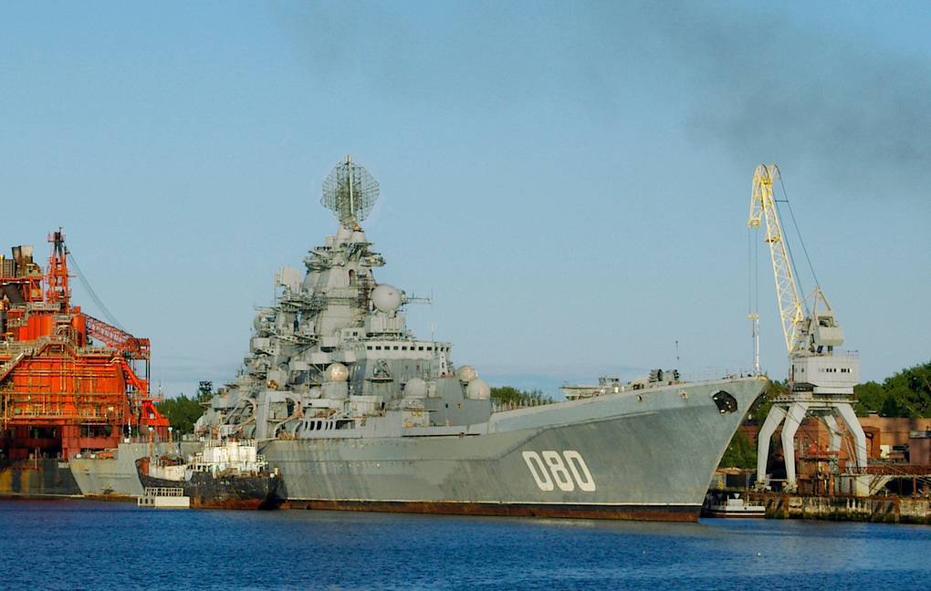 Атомный крейсер "Адмирал Нахимов" готовят к испытаниям