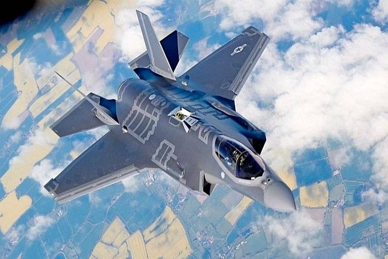 Пентагон назвал F-35 «куском дерьма»