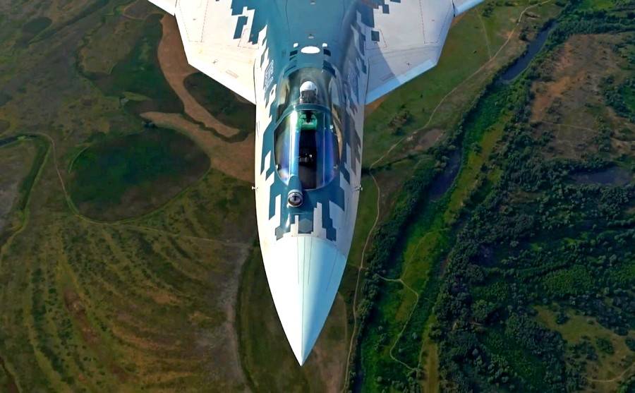 Компактный и свирепый Су-57 «готов сразиться с F-35»