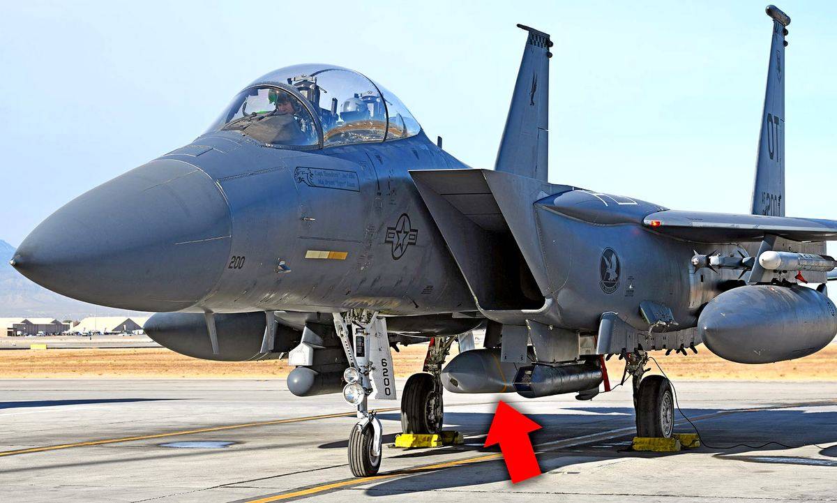 F-15E ВВС США показался с «достающей до Сибири» стелс-ракетой
