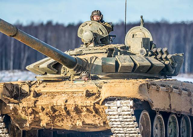 "Стальной охотник": экипажи Т-72Б3 и БМП-2 в ЗВО начали учиться по-новому