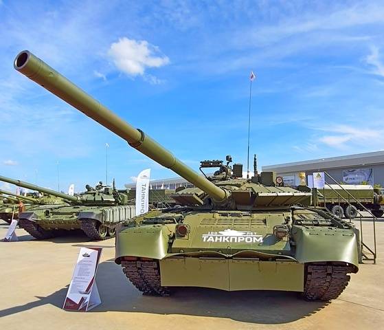 Стало известно, сколько танков, БМП и БТР получат сухопутные войска России