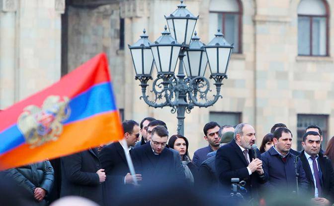 Генштаб против Пашиняна: в Армении военные провалили переворот