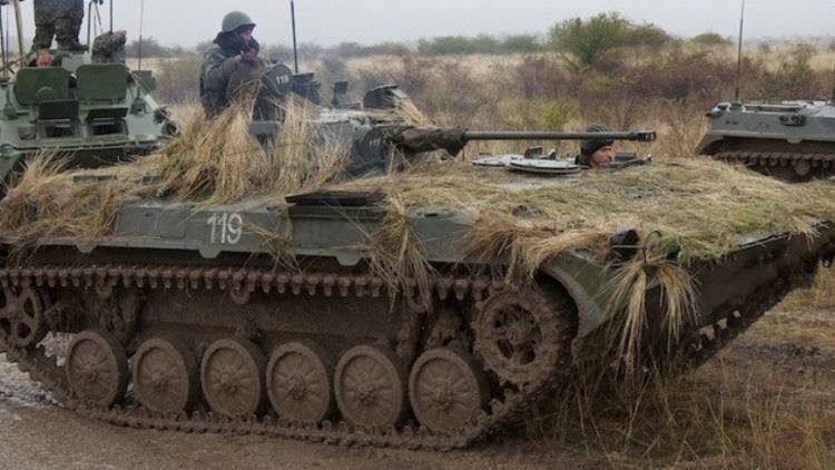 ВСУ разместили гаубицы и БМП в черте населенных пунктов на Донбассе