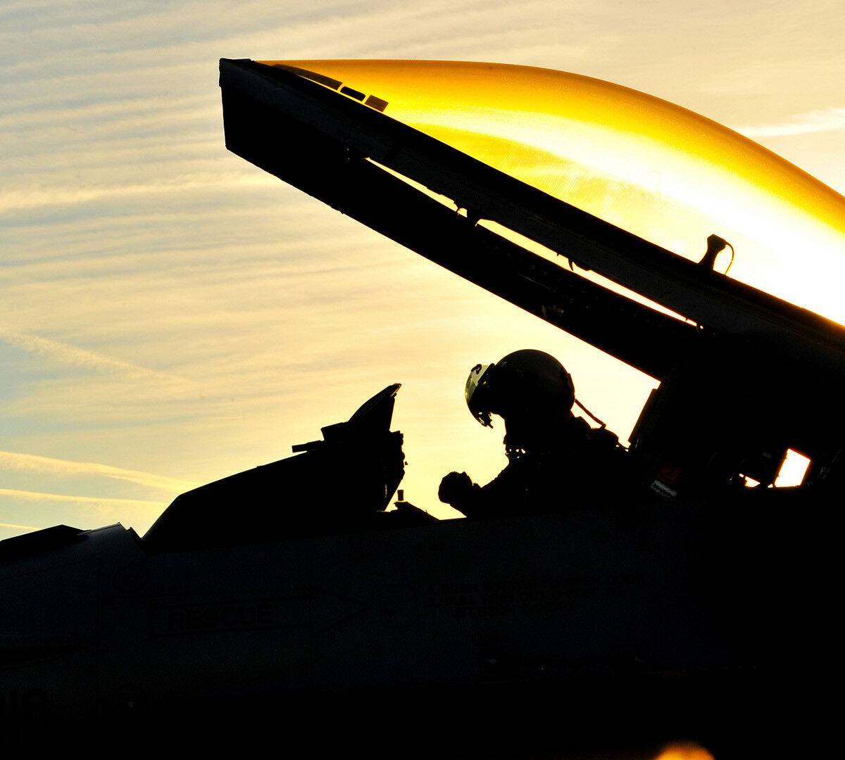 США планируют вооружить авиацию боевыми лазерами