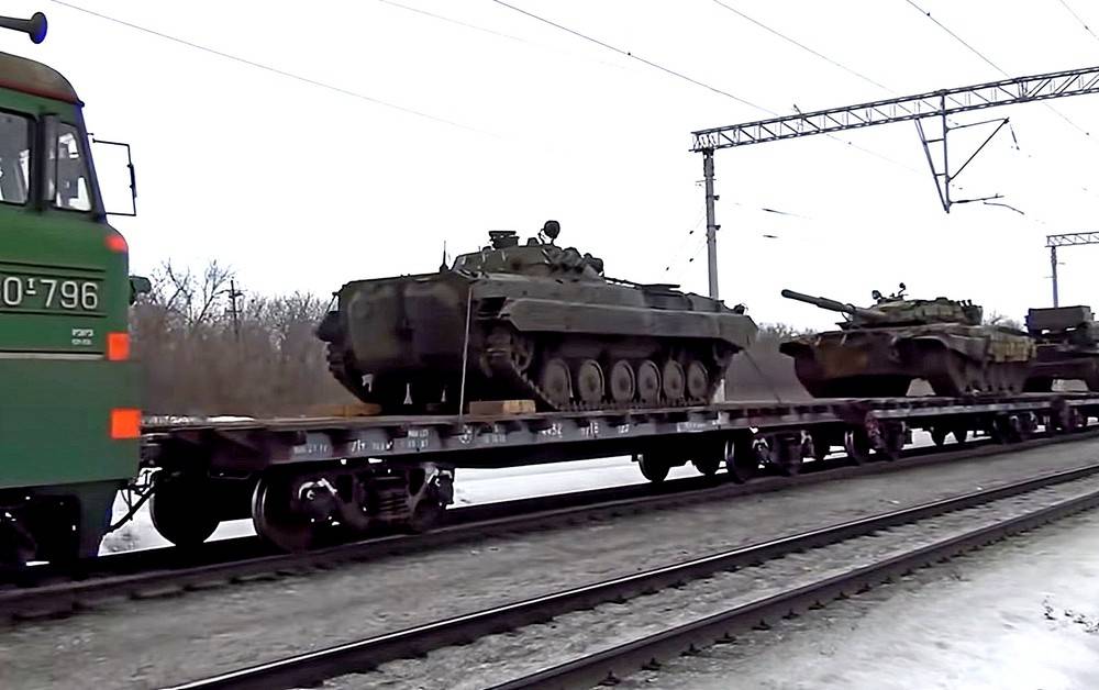 «Войны не будет»: эксперт объяснил, почему ВСУ совершенно открыто перебрасывают танки на Донбасс