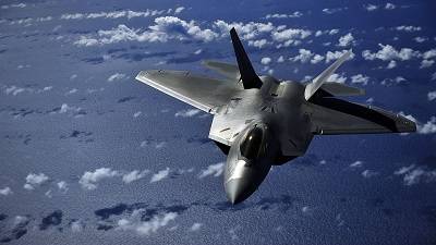 Новая авария F-22 вскрыла «детскую болезнь» истребителей пятого поколения