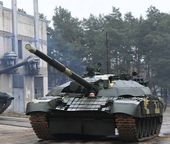 Танковые части ВСУ на Донбассе срочно доукомплектовывают Т-72АМТ и Т-64БВ