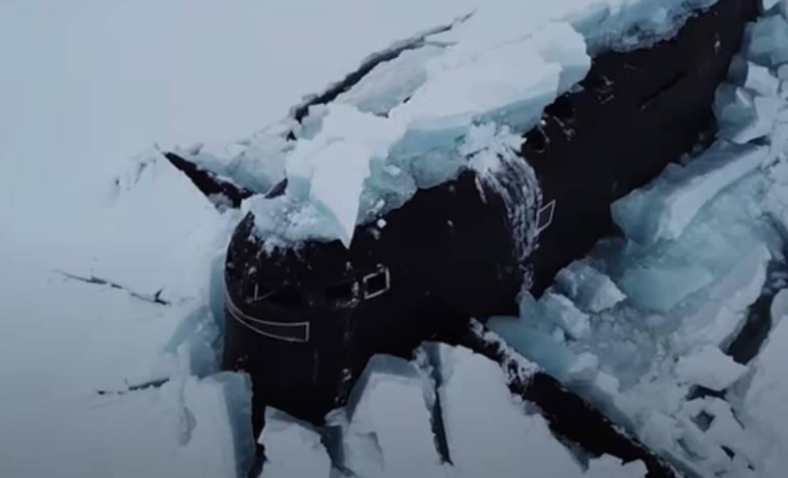 Впервые в истории три атомные подлодки одновременно всплыли из-подо льда