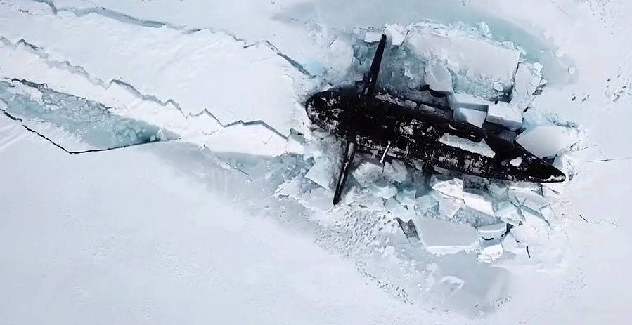 5 самых известных подлодок "Севмаша", которые всплывали во льдах Арктики
