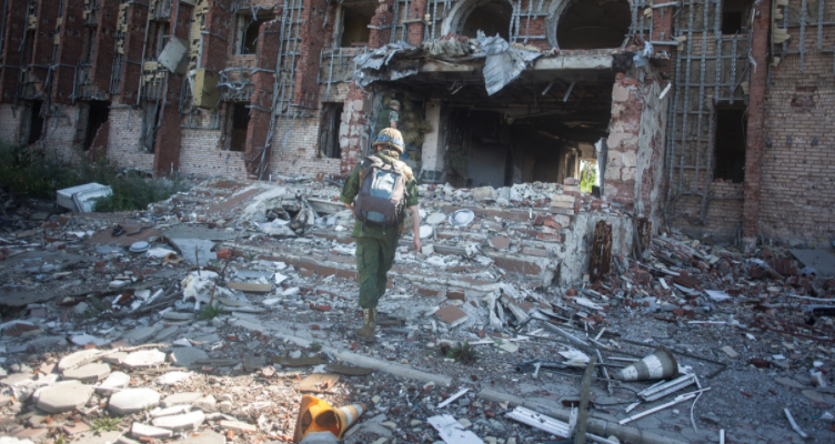 Донбасс: Донецк под огнем ВСУ, армия Киева готовится к броску на республики