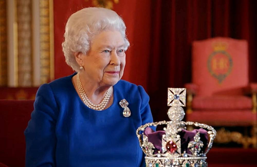 Королева Елизавета II поинтересовалась у военных, «охотятся ли они на русских»