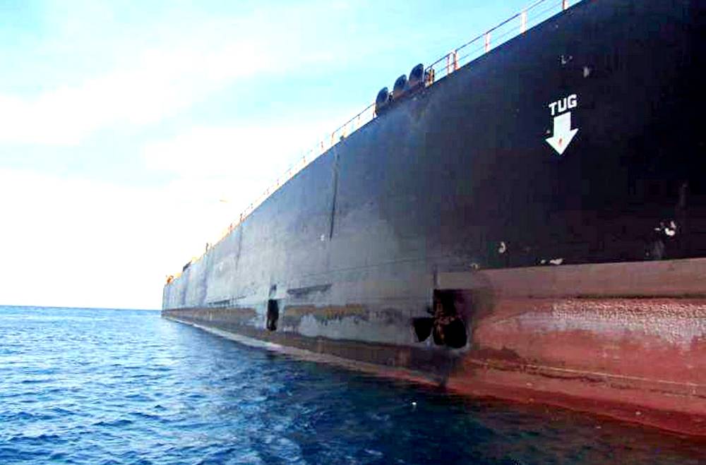 Атака израильтян: иранский корабль получил пробоину в Красном море