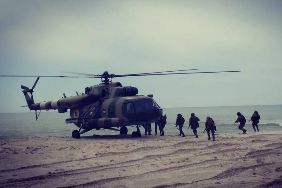 Украинские десантники готовятся отбивать «атаку морского десанта российских военных»