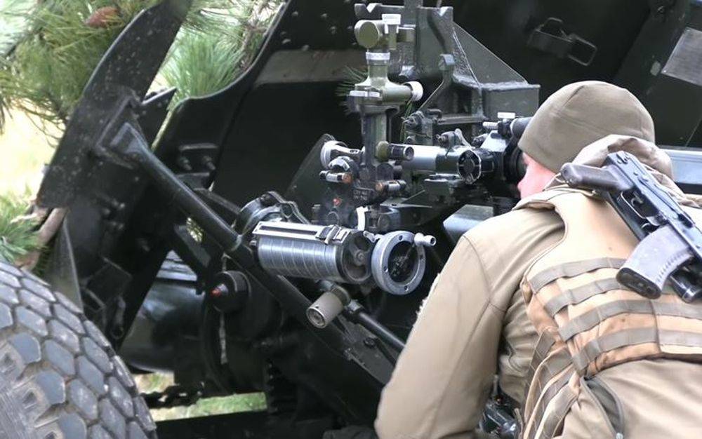 Украинцы развернули противотанковые пушки на крымском рубеже