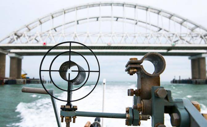 Азовское море: Украина провела «разведку боем» у Крымского моста