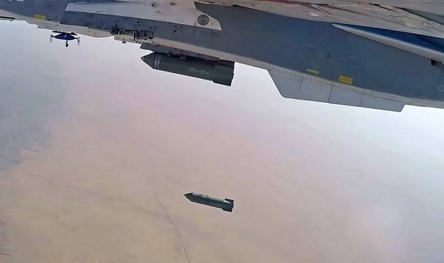 Неизвестный самолет нанес авиаудар по турецкой базе на севере Сирии