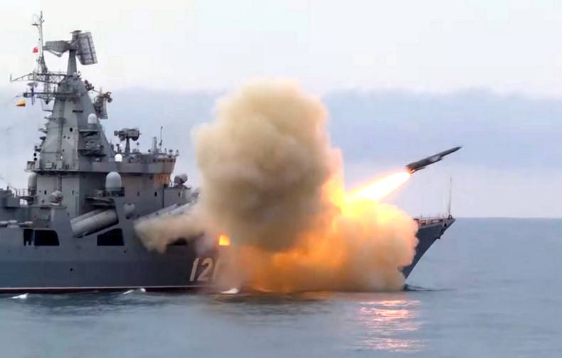 Ракетные стрельбы крейсера «Москва» в Черном море отличились дальностью