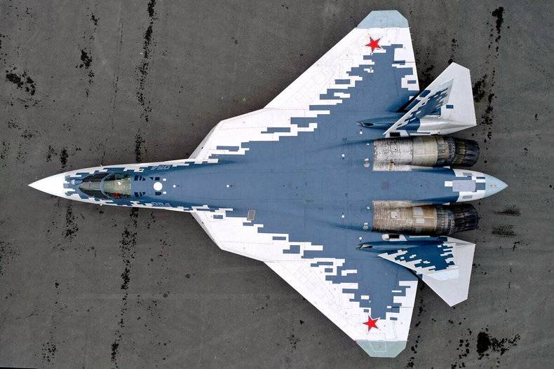 "Ростех" объяснил "убийственный" внешний вид истребителя Су-57