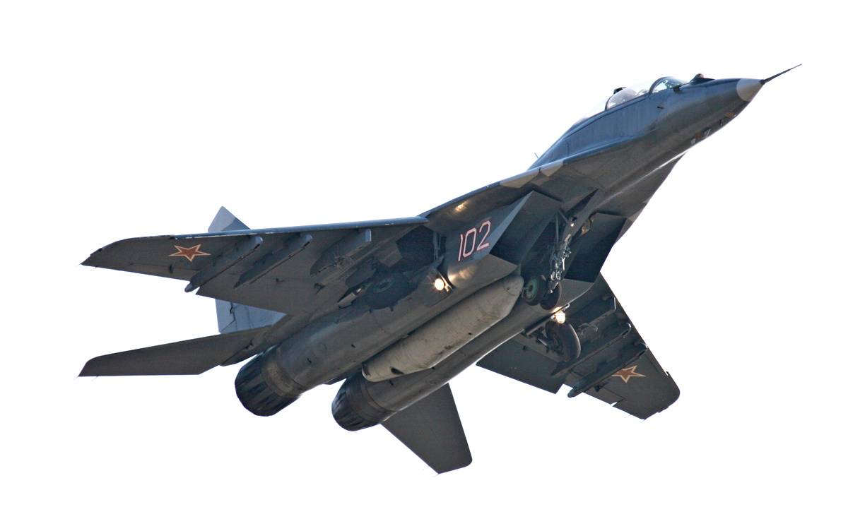 В небе над Ереваном замечены МиГ-29 ВКС России