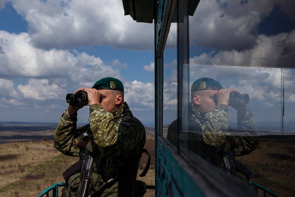 Украина прекратила рыть ров на российской границе