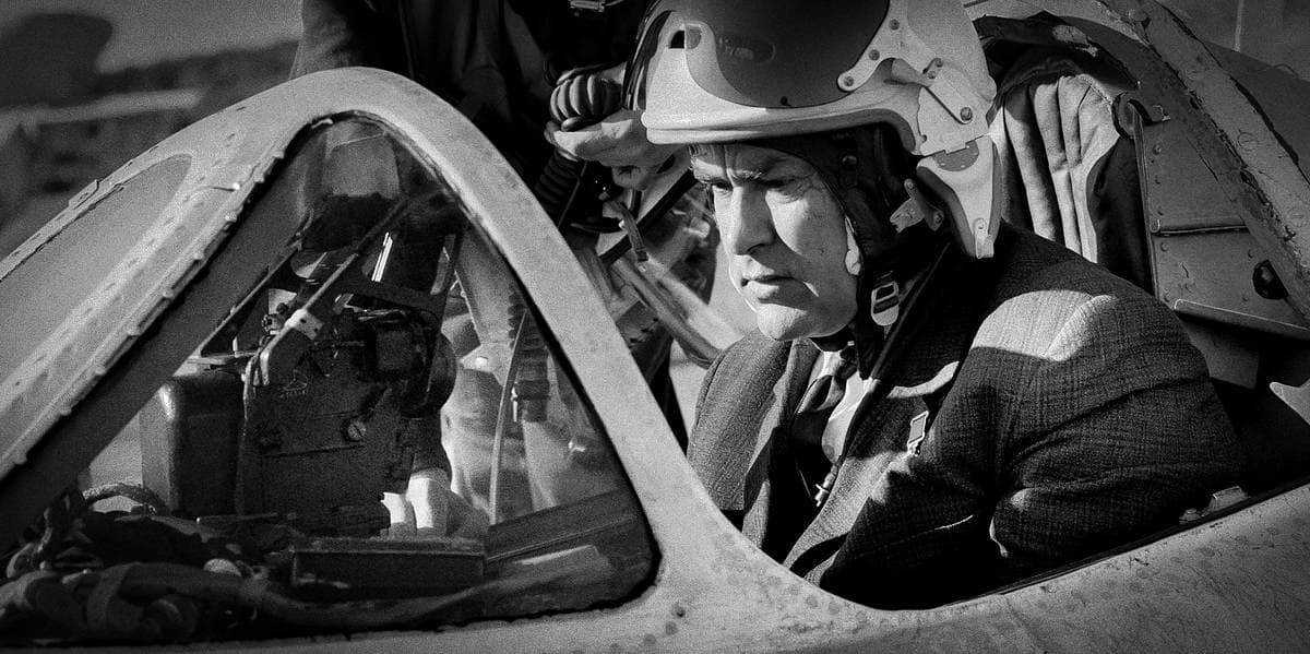 Как жил легендарный летчик-истребитель Маресьев после войны