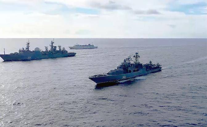 Флотские забавы: И на Тихом океане свой закончили поход