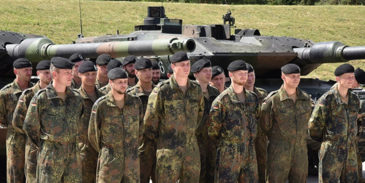 Солдаты НАТО в Литве спели «серенаду» Гитлеру и изнасиловали сослуживца