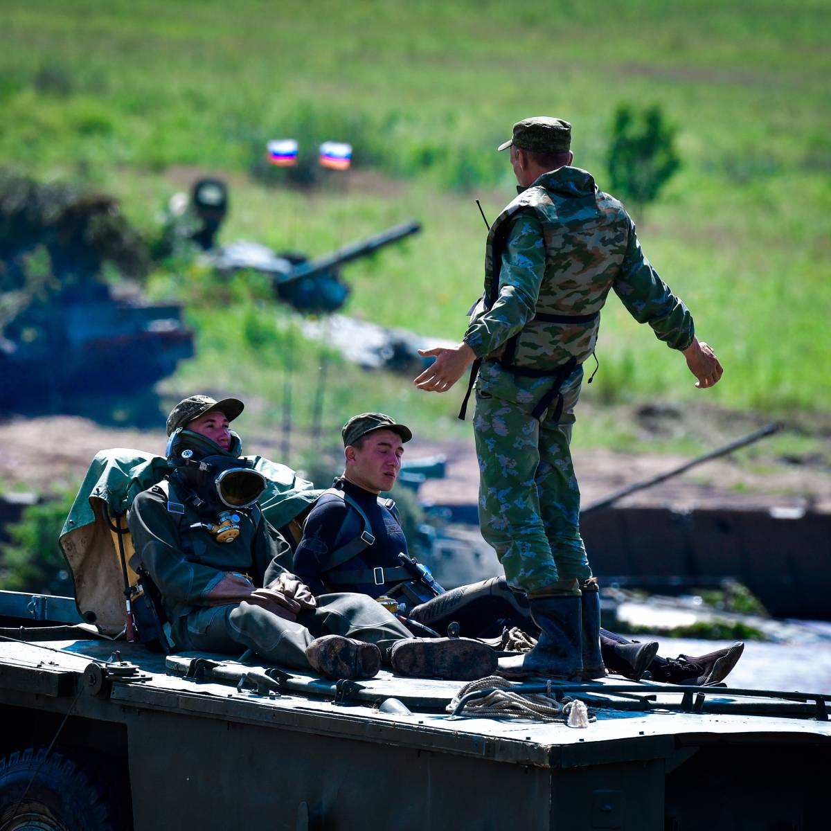 Новые военные материалы последние. Высадка морской пехоты. Военные материалы. Форсирование водных преград.