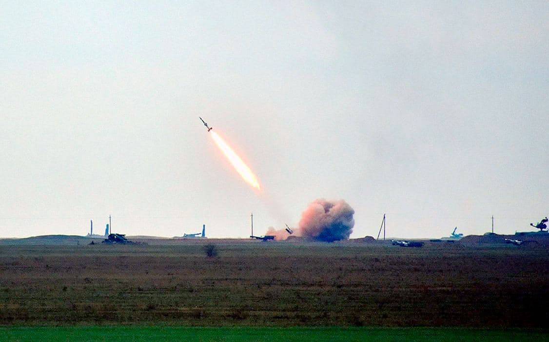 Потенциально опасный ракетный полигон Украины заработал рядом с Крымом