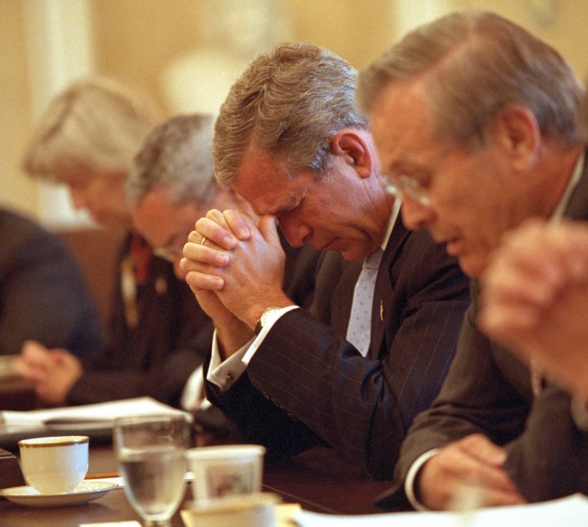 Буш раскритиковал вывод американских войск из Афганистана